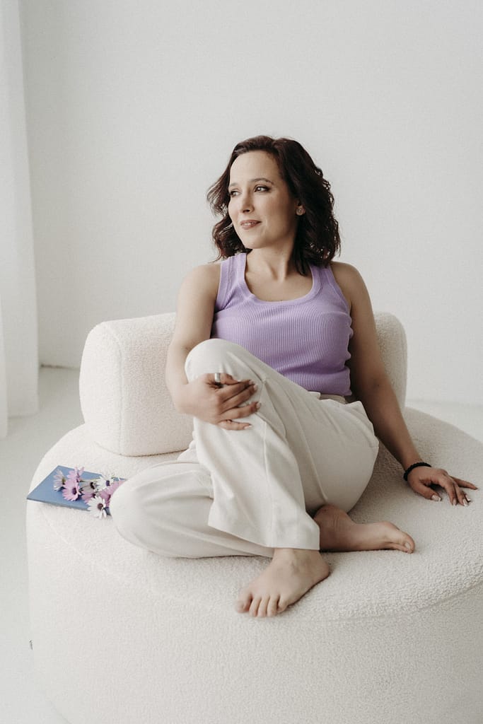 Débora Azevedo Silva em trabalho remoto, apoio administrativo e operacional a PMEs